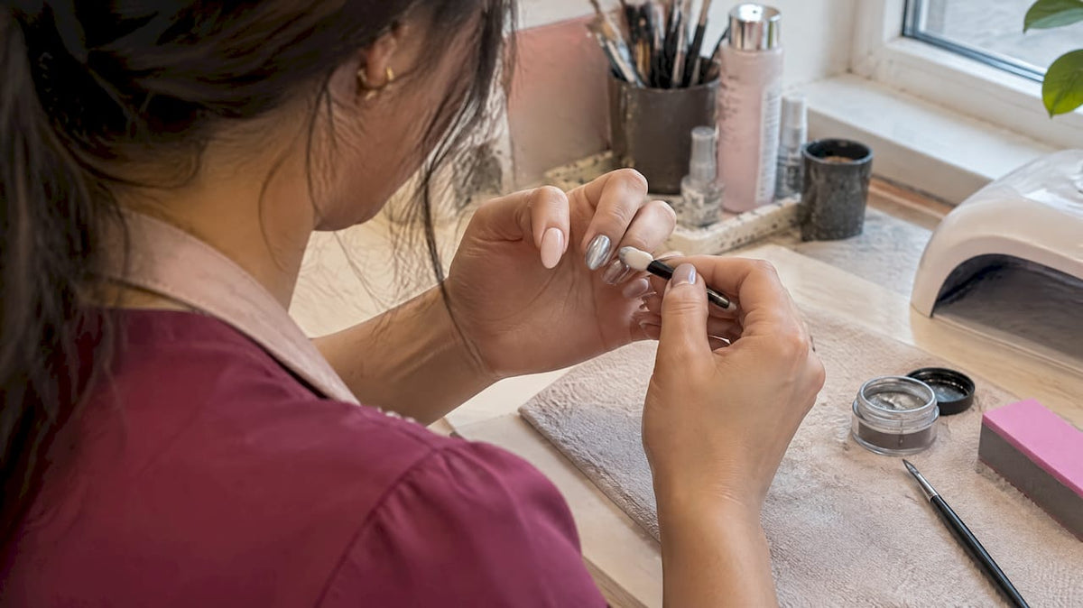 Chromepoeder aanbrengen op gelnagels